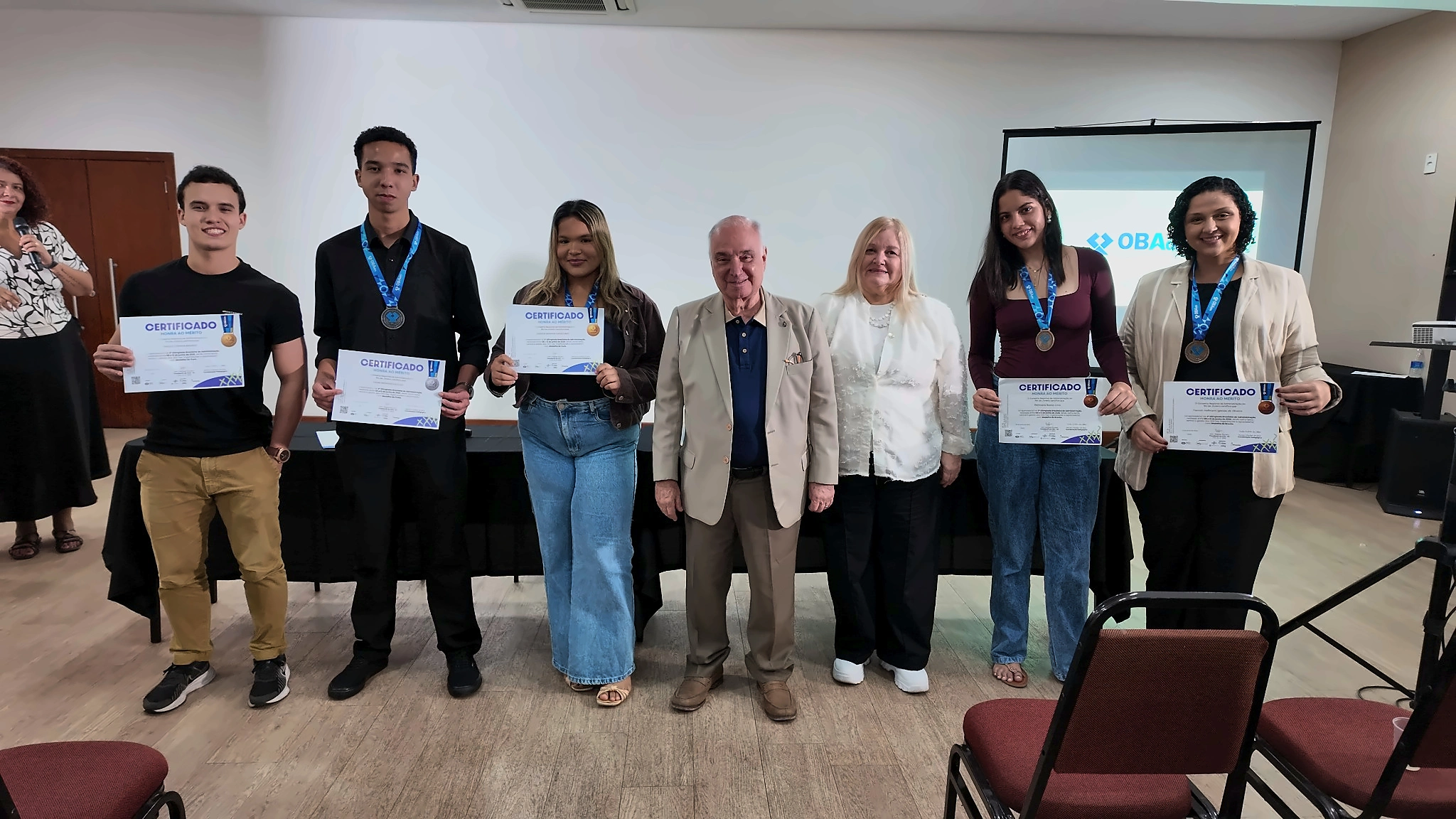 Encad Cabo Frio – Medalhistas da OBAdm recebem certificado